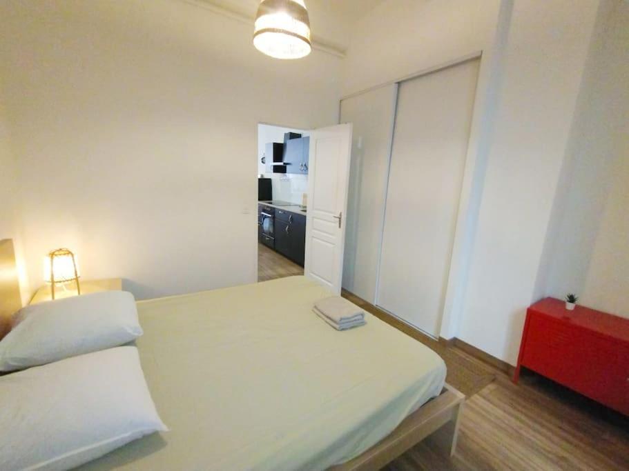Sur Le Vieux Port , 50m2, 4pers Apartment