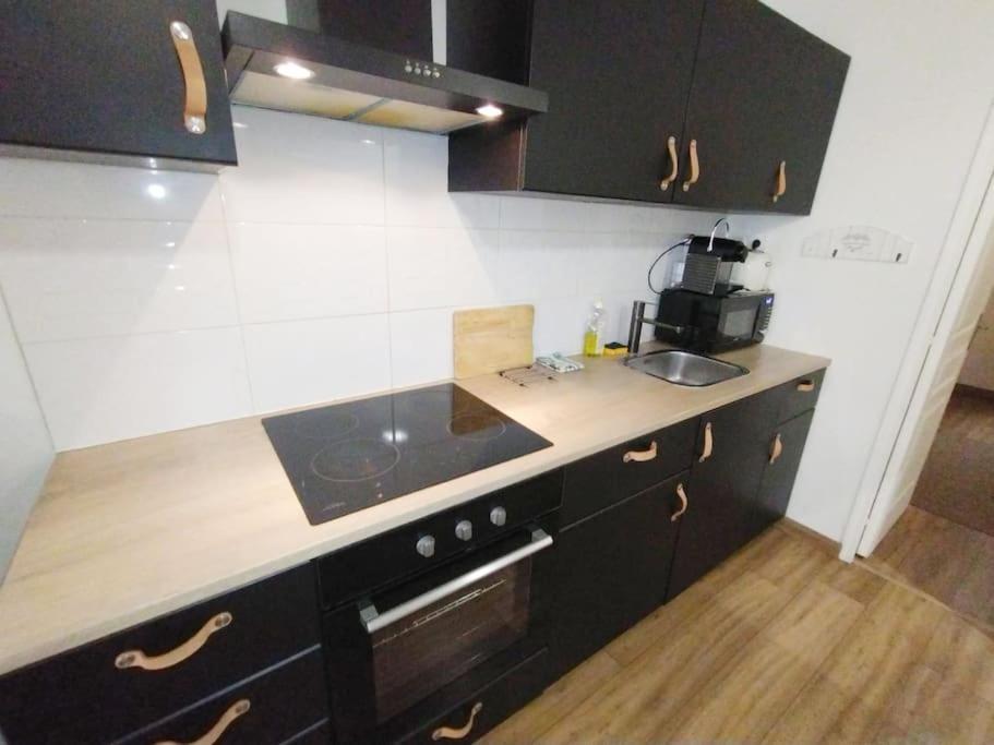 Sur Le Vieux Port , 50m2, 4pers Apartment *